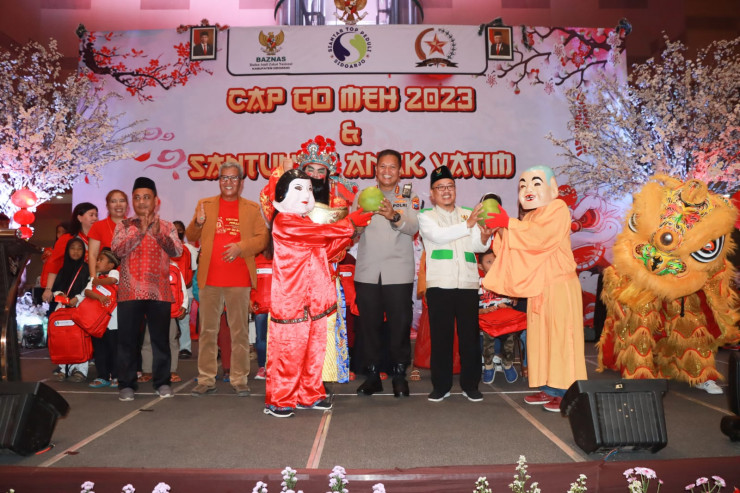 Kapolresta Sidoarjo Hadiri Cap Go Meh dan Santunan Anak Yatim