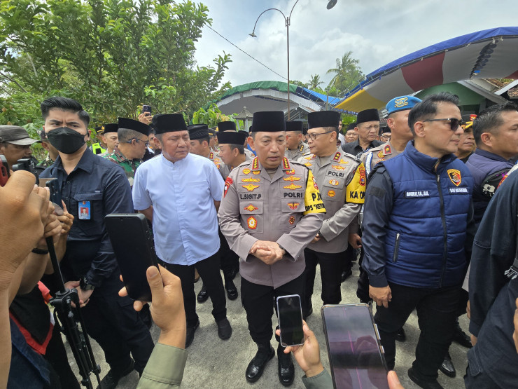 Momen Hangat Kapolri Kunjungi Keluarga AKP Anm Lusiyanto, Ungkap Dukacita Mendalam