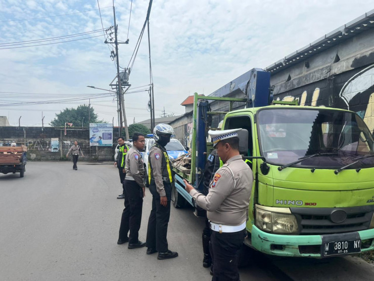 Polres Pelabuhan Tanjungperak Amankan Truk Curian Asal Mojokerto Satu Jam Pascadilaporkan Hilang