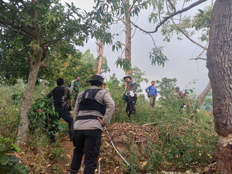 Gerak Cepat Polres Nganjuk dan Tim Gabungan Jinakkan Api, Karhutla di Gunung Wilis Padam