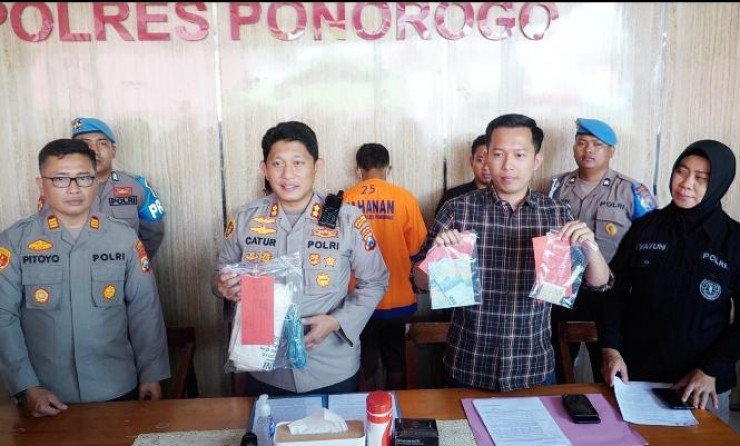 Polres Ponorogo Berhasil Amankan Dua Komplotan Pencuri Gabah