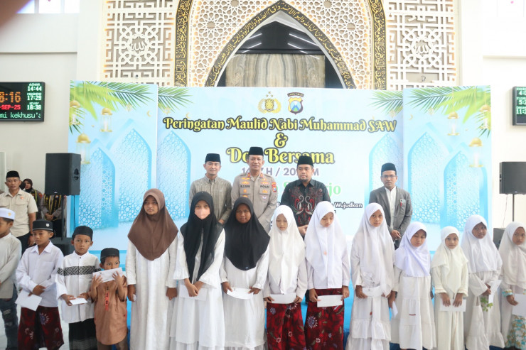 Polresta Sidoarjo Gelar Peringatan Maulid Nabi dan Doa Bersama