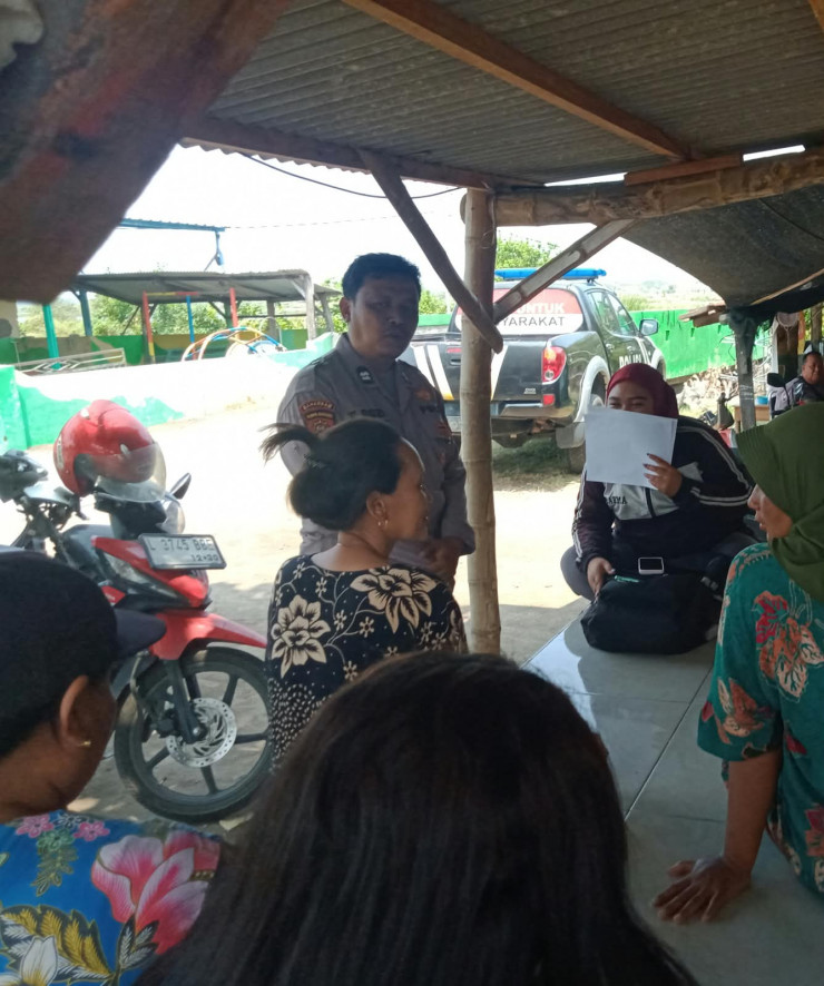 Patroli Dialogis Polsek Jabon, Sampaikan Pesan Kamtibmas kepada Ibu-Ibu PKK Desa Kupang