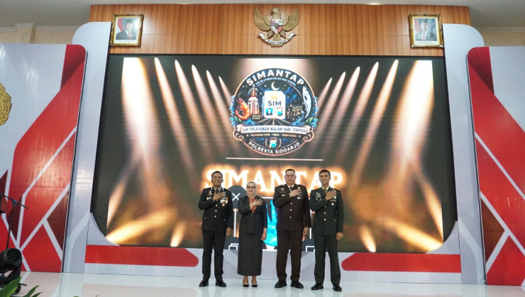 LAUNCHING INOVASI PELAYANAN "SIMANTAP", SATLANTAS POLRESTA SIDOARJO HADIRKAN LAYANAN SIM KELILING MALAM HARI