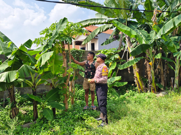 Kapolsek Taman Masifkan Peran Bhabinkamtibmas untuk Edukasi Warga Soal Ketahanan Pangan di Lahan Kosong