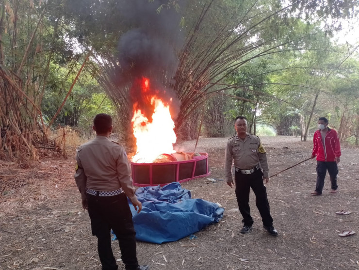 Polsek Balongbendo Gerebek Lokasi Sabung Ayam