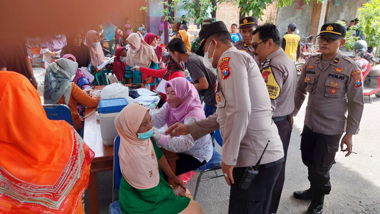 Gandeng Bidan Desa dan Urkes, Polres Nganjuk Buka Gerai Vaksin Covid-19