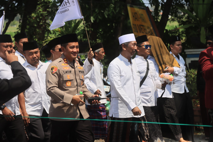 Kapolres Probolinggo Sampaikan Terima Kasih, Aksi Damai Ribuan Santri di Kantor DPRD Berlangsung Tertib