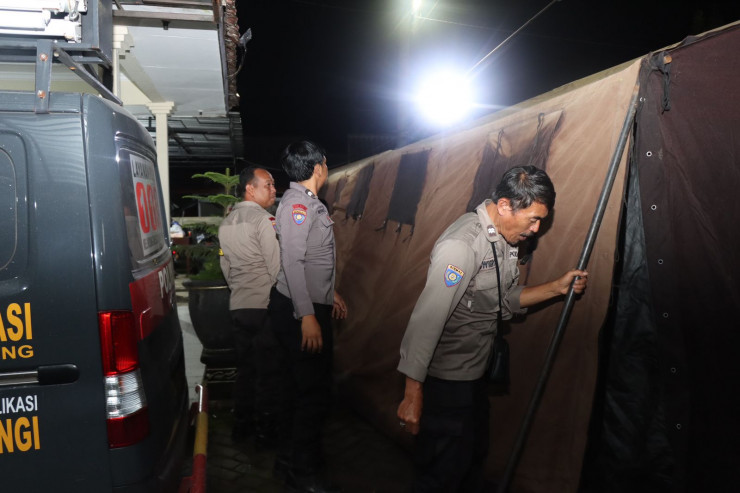 Polres Malang Dirikan Posko Siaga Bencana di Perbatasan Malang - Lumajang